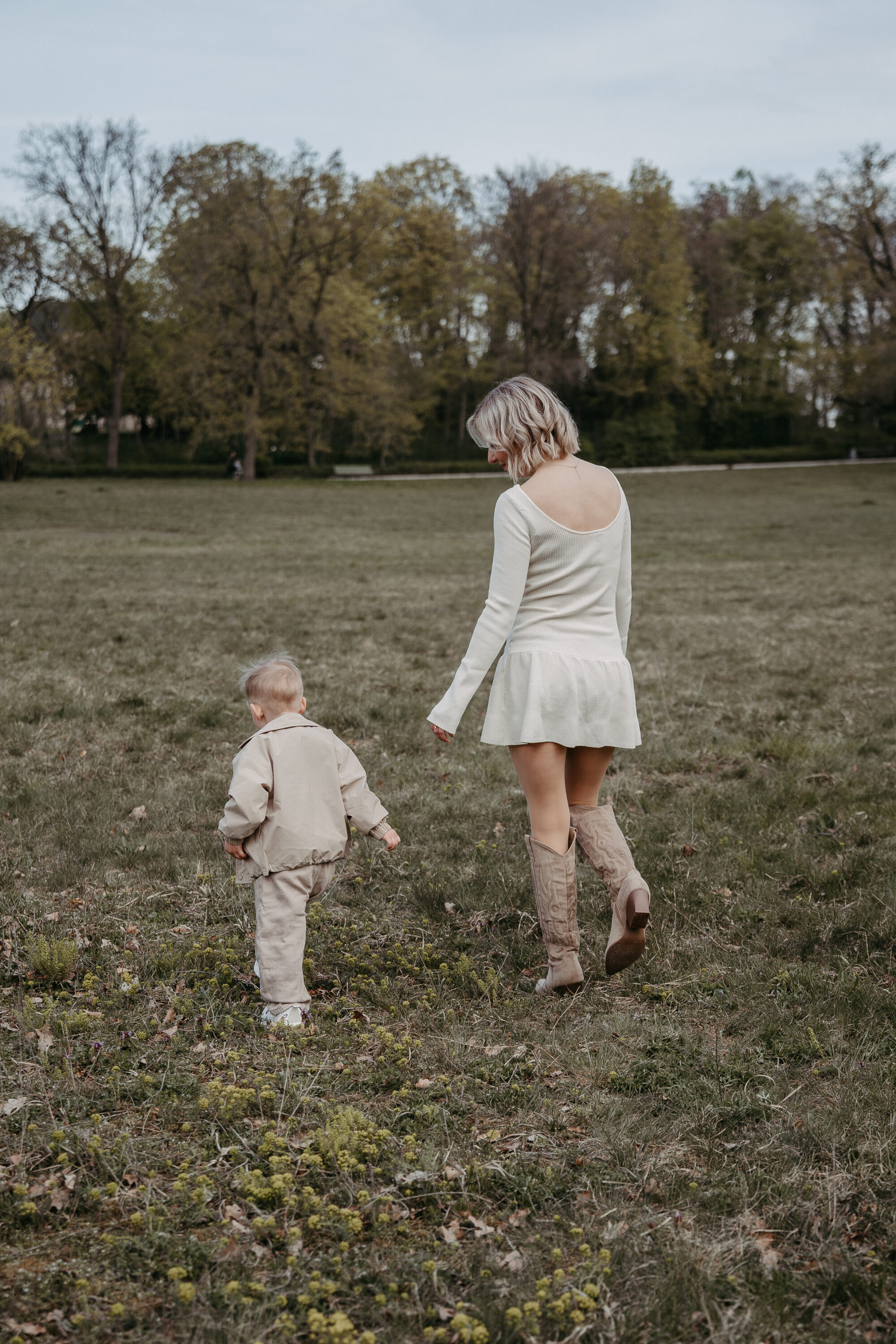 Familienshooting in Berlin Charlottenburg im Park Ruhwald